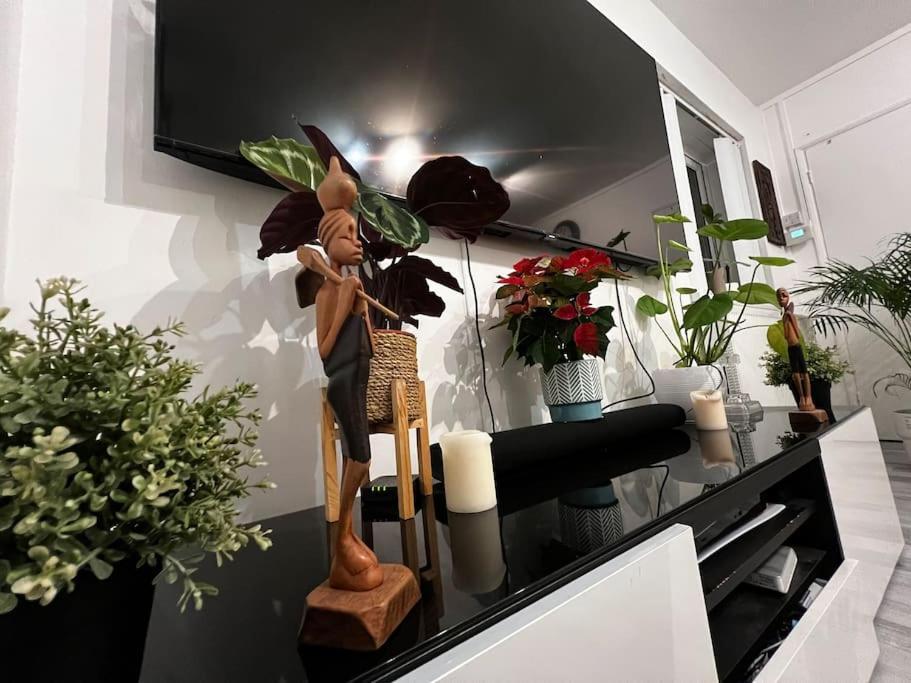 1-Bed Flat With Fast Wi-Fi In Prime Location 15Mins From Central London Bagian luar foto
