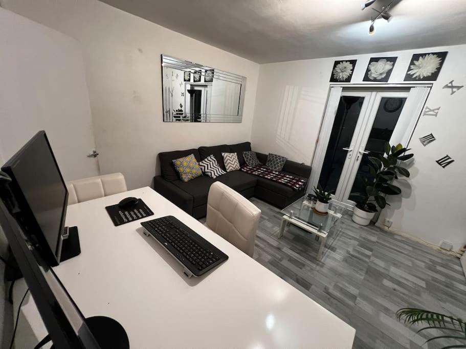 1-Bed Flat With Fast Wi-Fi In Prime Location 15Mins From Central London Bagian luar foto