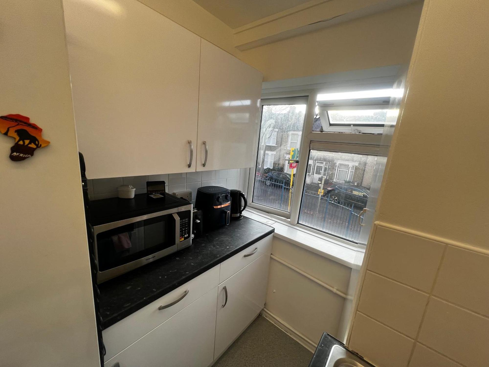 1-Bed Flat With Fast Wi-Fi In Prime Location 15Mins From Central London Bagian luar foto